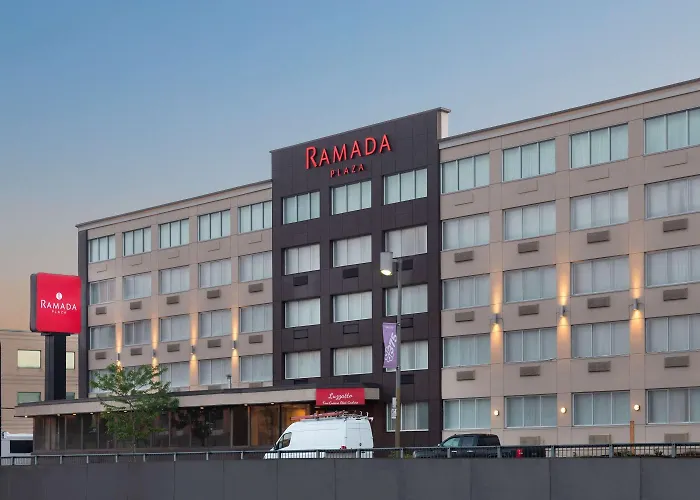 Ramada Plaza By Wyndham MontrealAirport Hotel